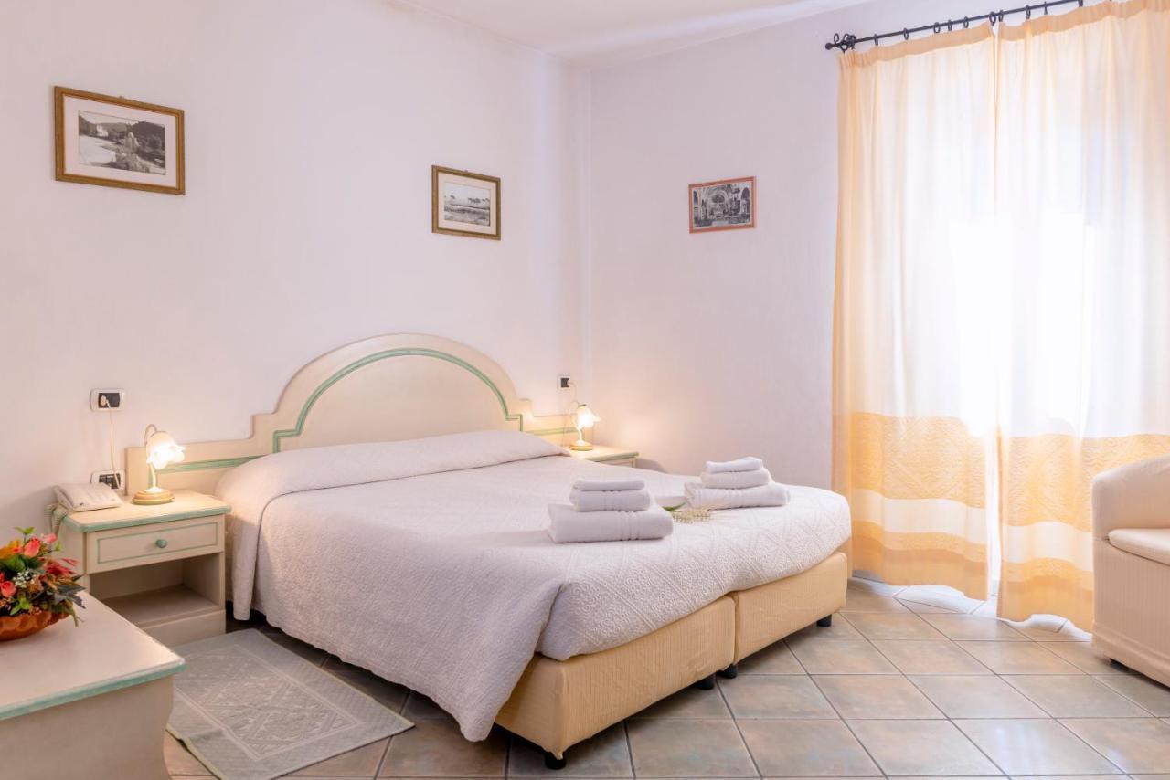 Hotel Cavour Olbia Exterior foto