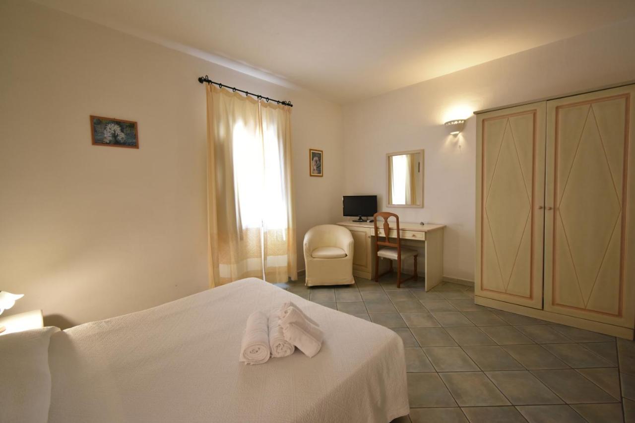 Hotel Cavour Olbia Exterior foto